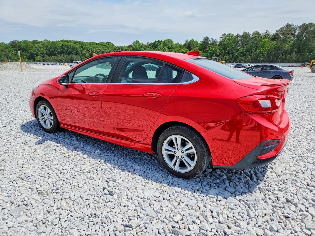 2017 Chevrolet Cruze Lt - Image 2