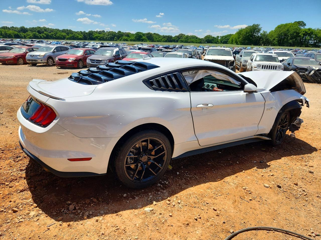 2023 Ford Mustang Gt - Фото 3