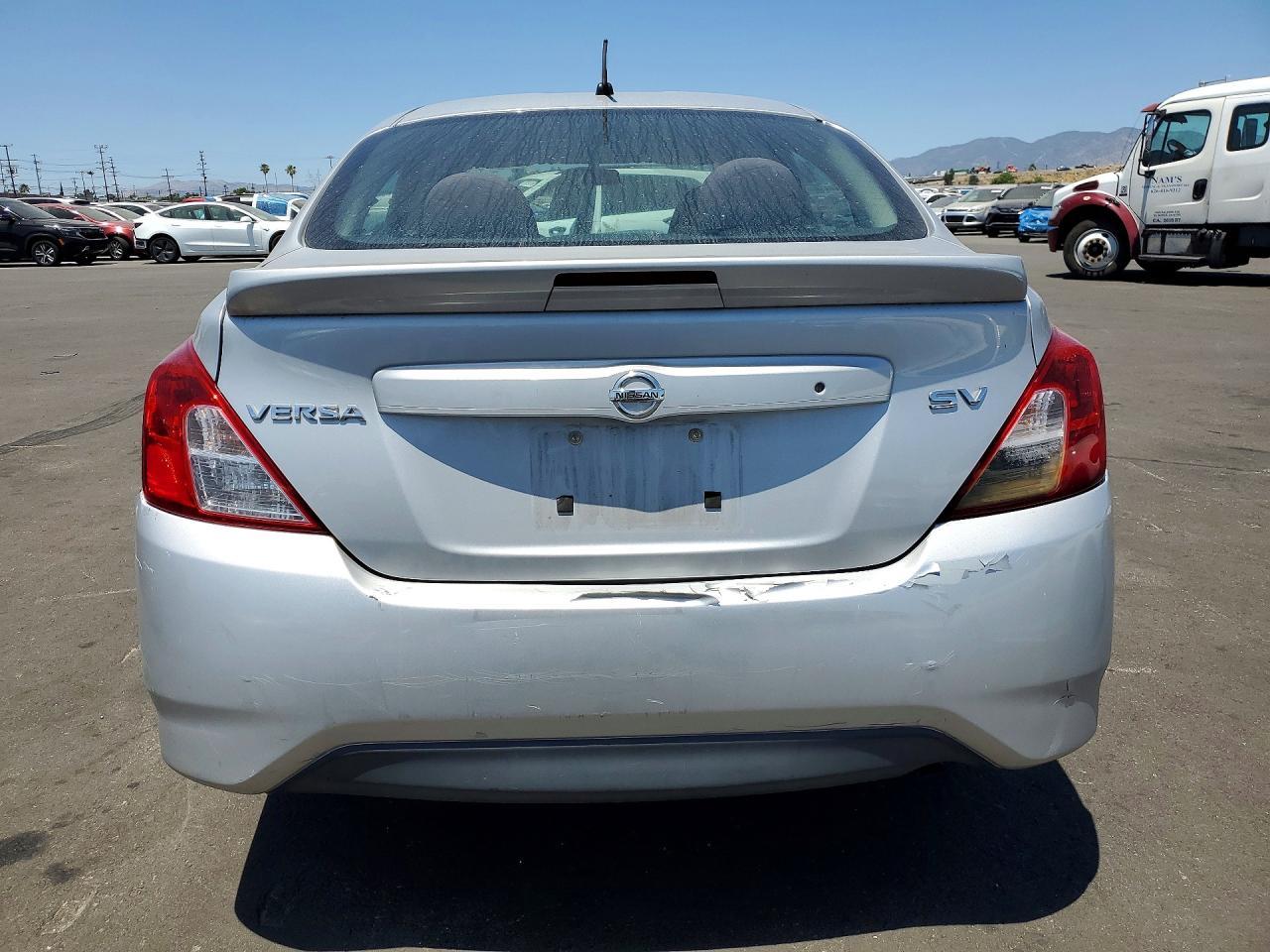 2016 Nissan Versa Sv - Фото 6