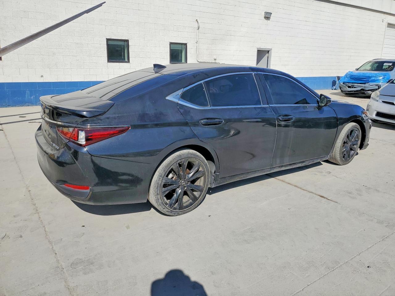 2022 Lexus Es 250 F Sport - Image 3