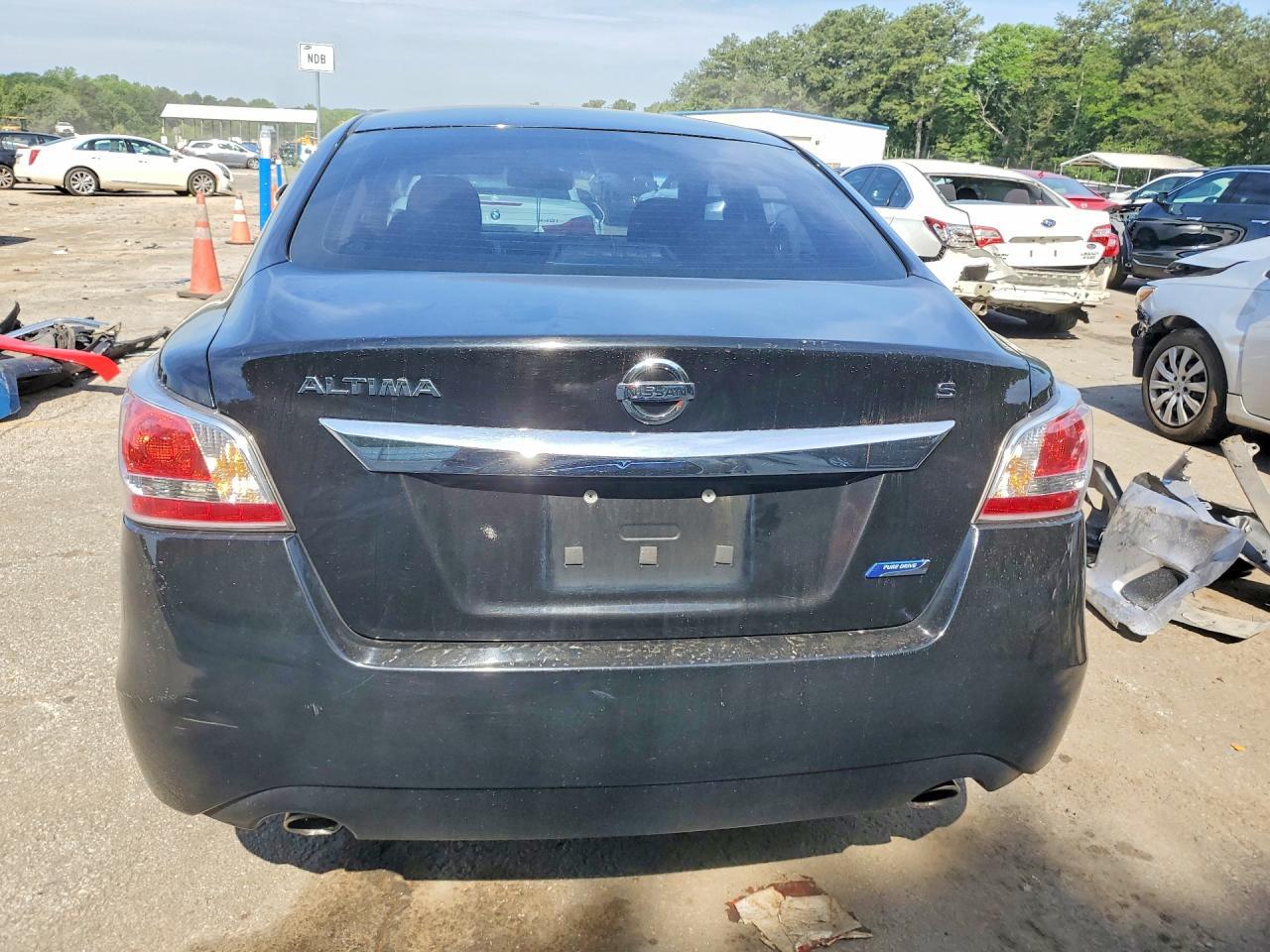 2014 Nissan Altima 2.5 S - Image 6