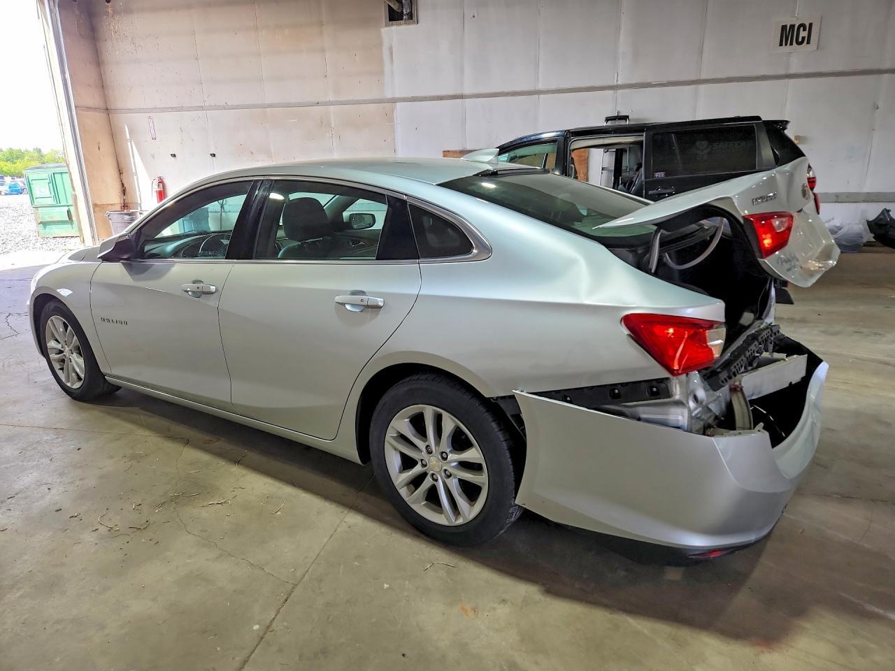 2017 Chevrolet Malibu Lt - Фото 2