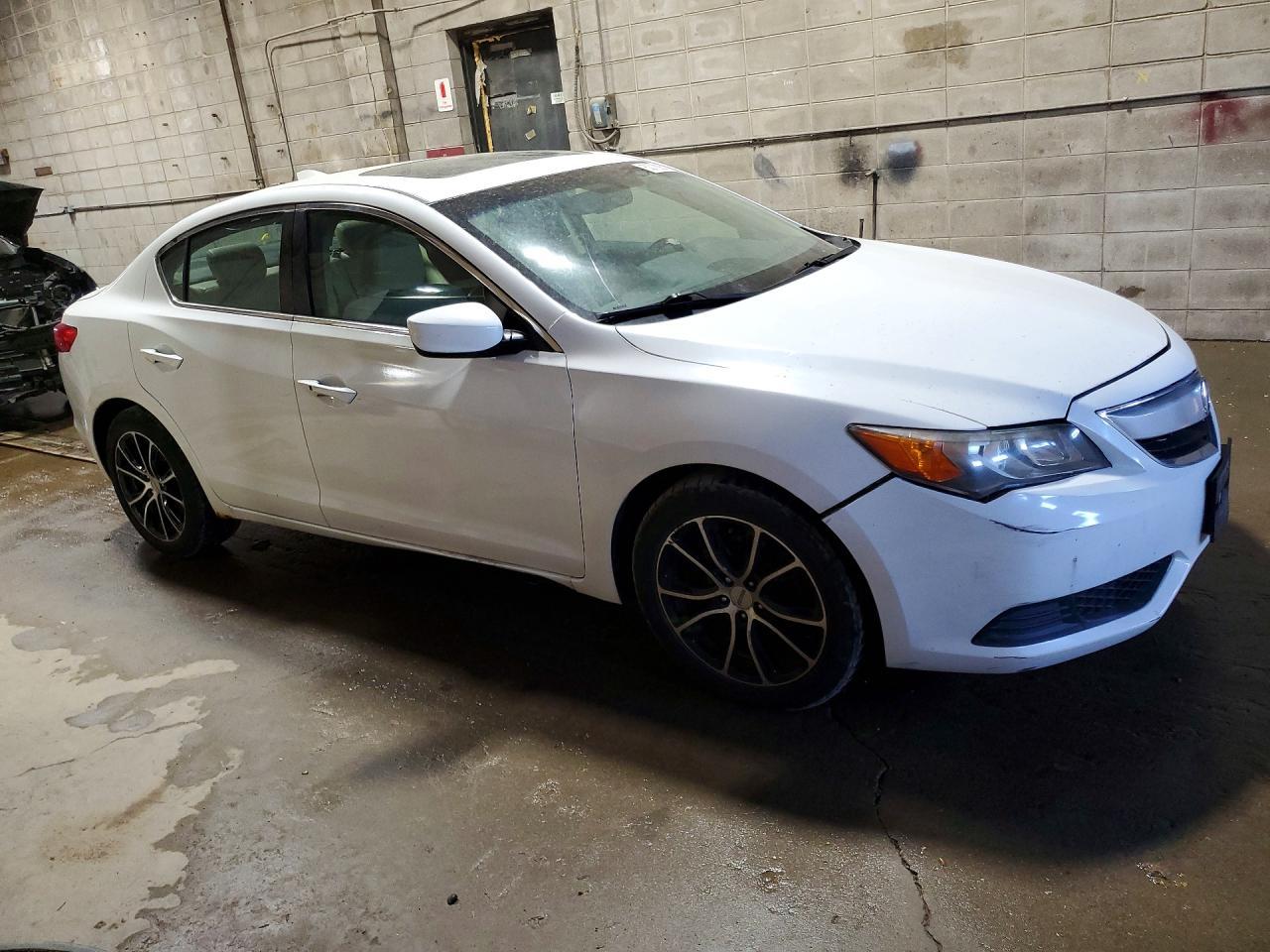 2013 Acura Ilx 20 Premium - Image 4