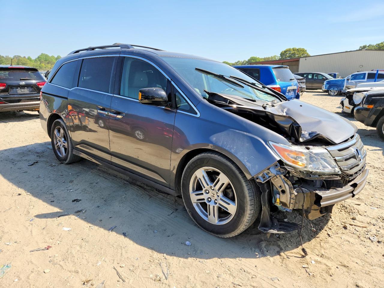 2013 Honda Odyssey Touring - Image 4
