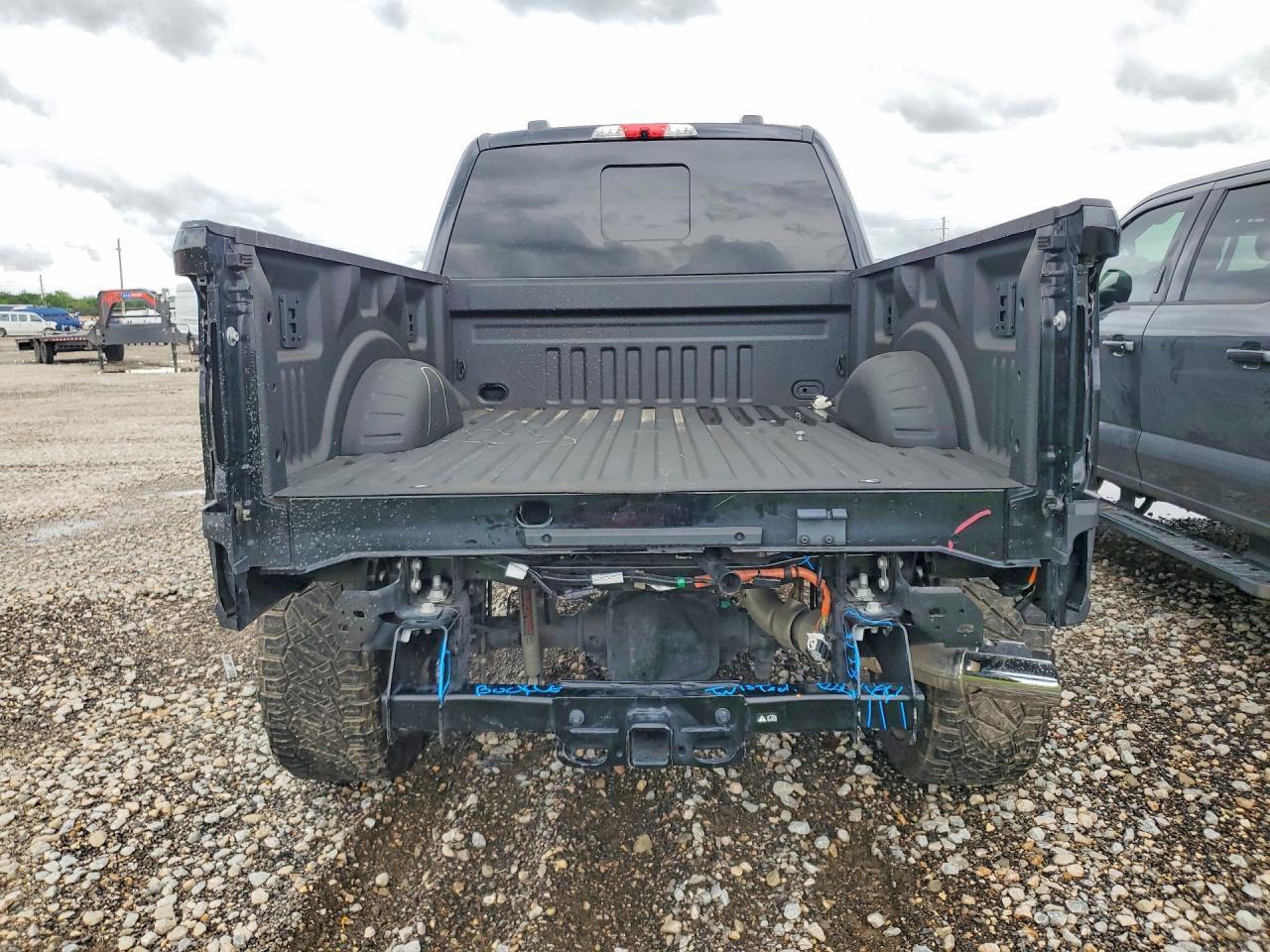 2025 Ford F250 Super Duty - Image 6