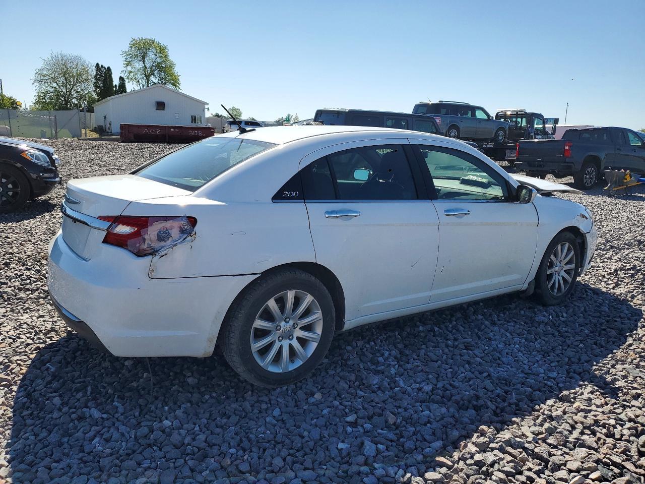 2013 Chrysler 200 Limited - Фото 3
