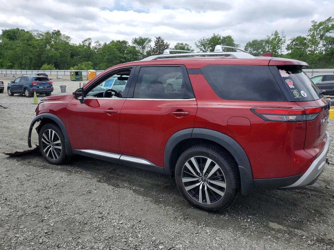 2023 Nissan Pathfinder Platinum - Image 2