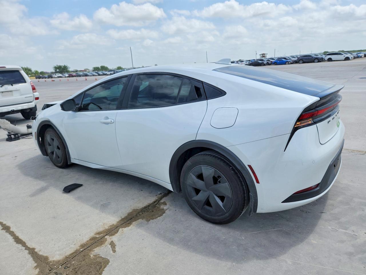 2025 Toyota Prius Le - Фото 2