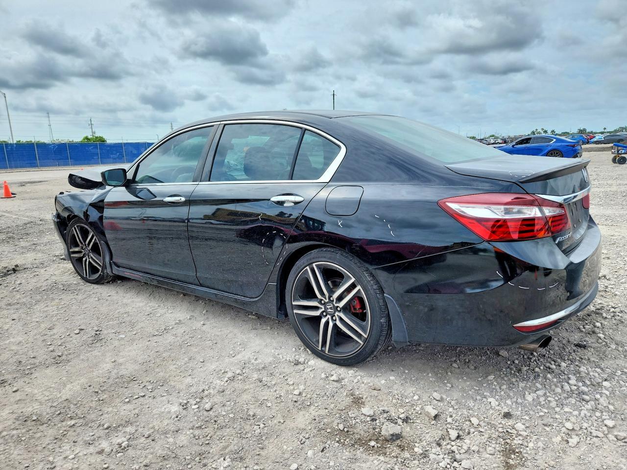 2017 Honda Accord Sport - Image 2