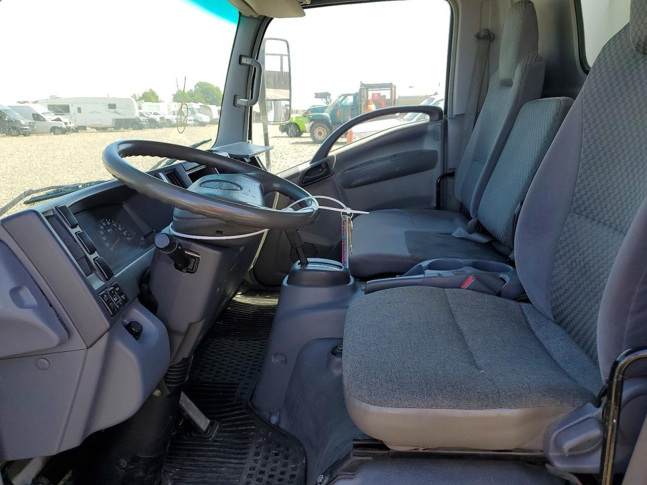 2009 Isuzu Npr Delivery Truck - Image 7