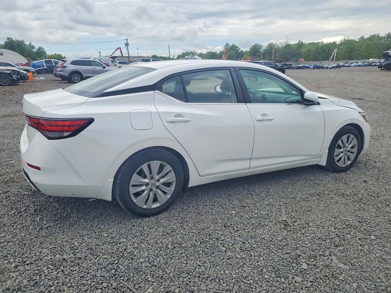 2022 Nissan Sentra S - Image 3