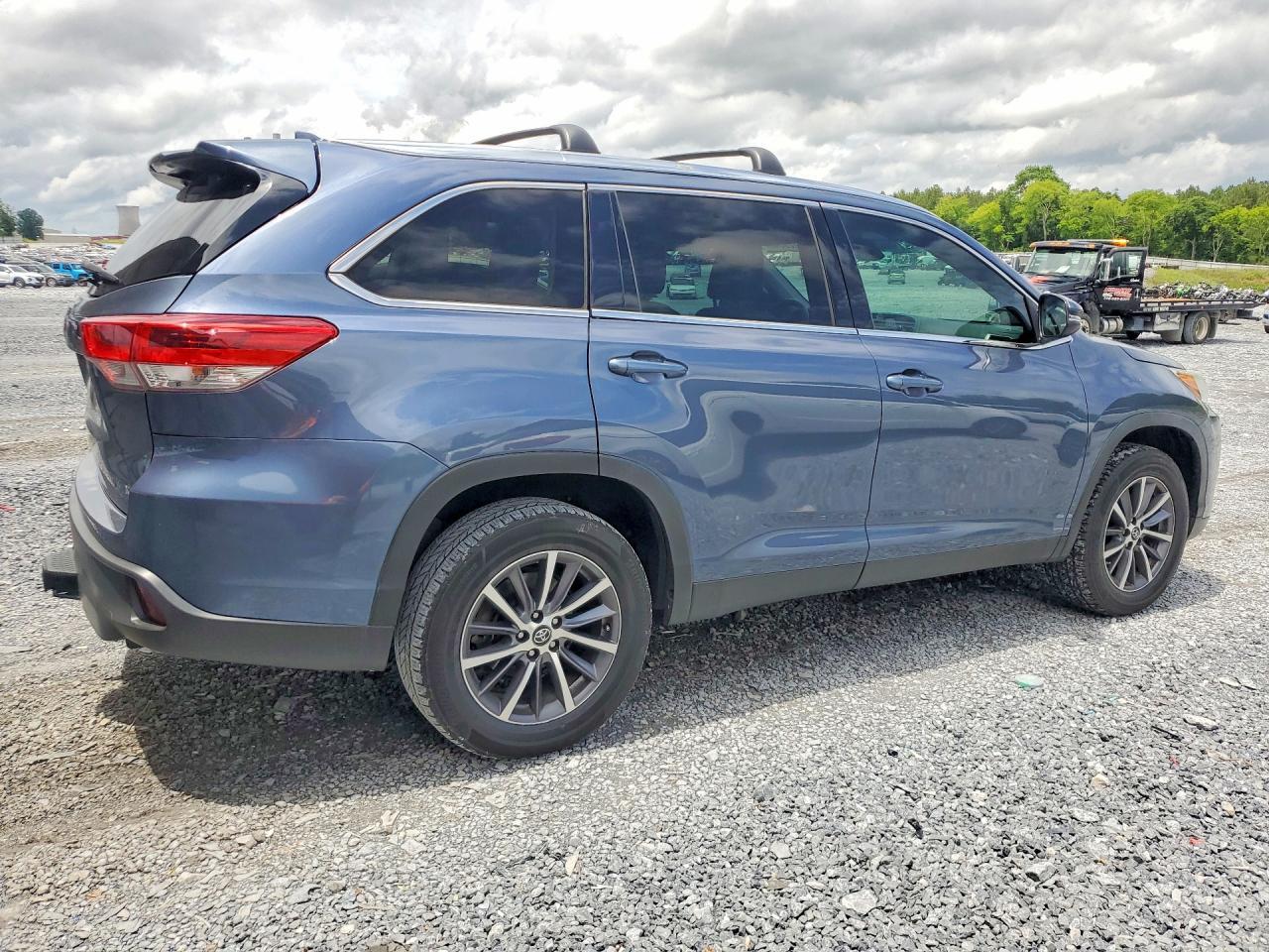 2019 Toyota Highlander Xle - Фото 3