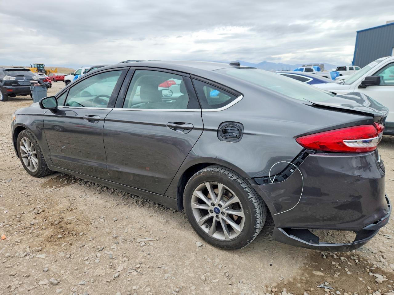2017 Ford Fusion Se - Image 2