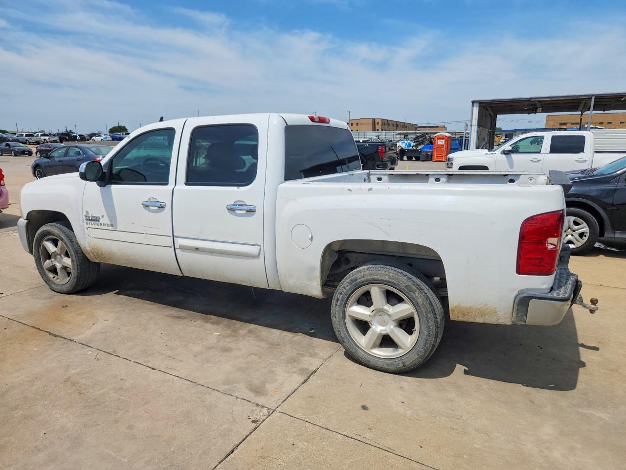 2012 Chevrolet Silverado C1500 Lt - Image 2