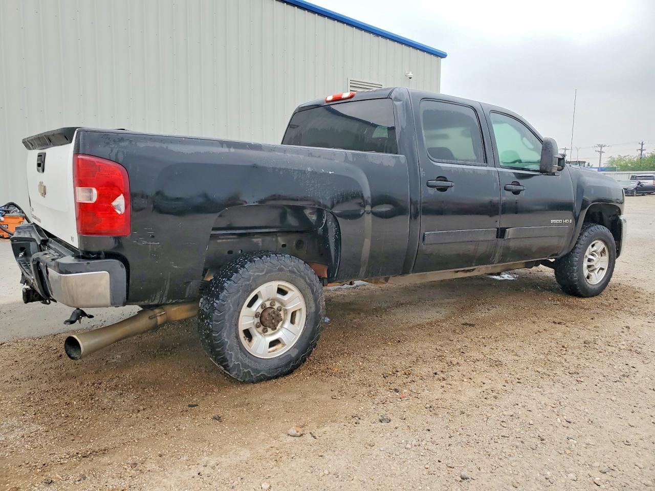 2008 Chevrolet Silverado C2500 Heavy Duty - Image 3