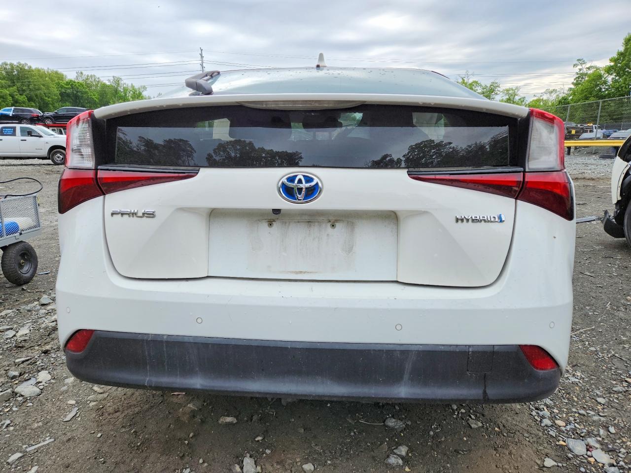 2020 Toyota Prius Le - Фото 6