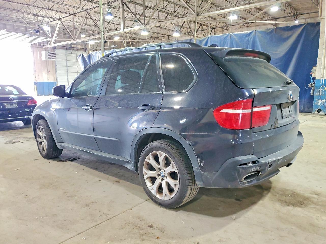 2010 BMW X5 xDrive48I - Фото 2