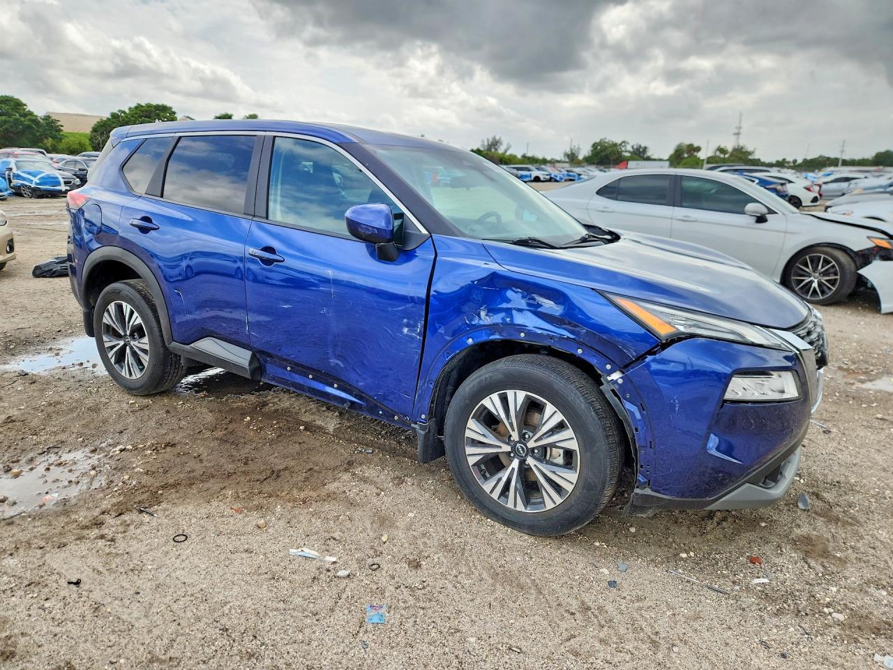 2023 Nissan Rogue Sv - Фото 4