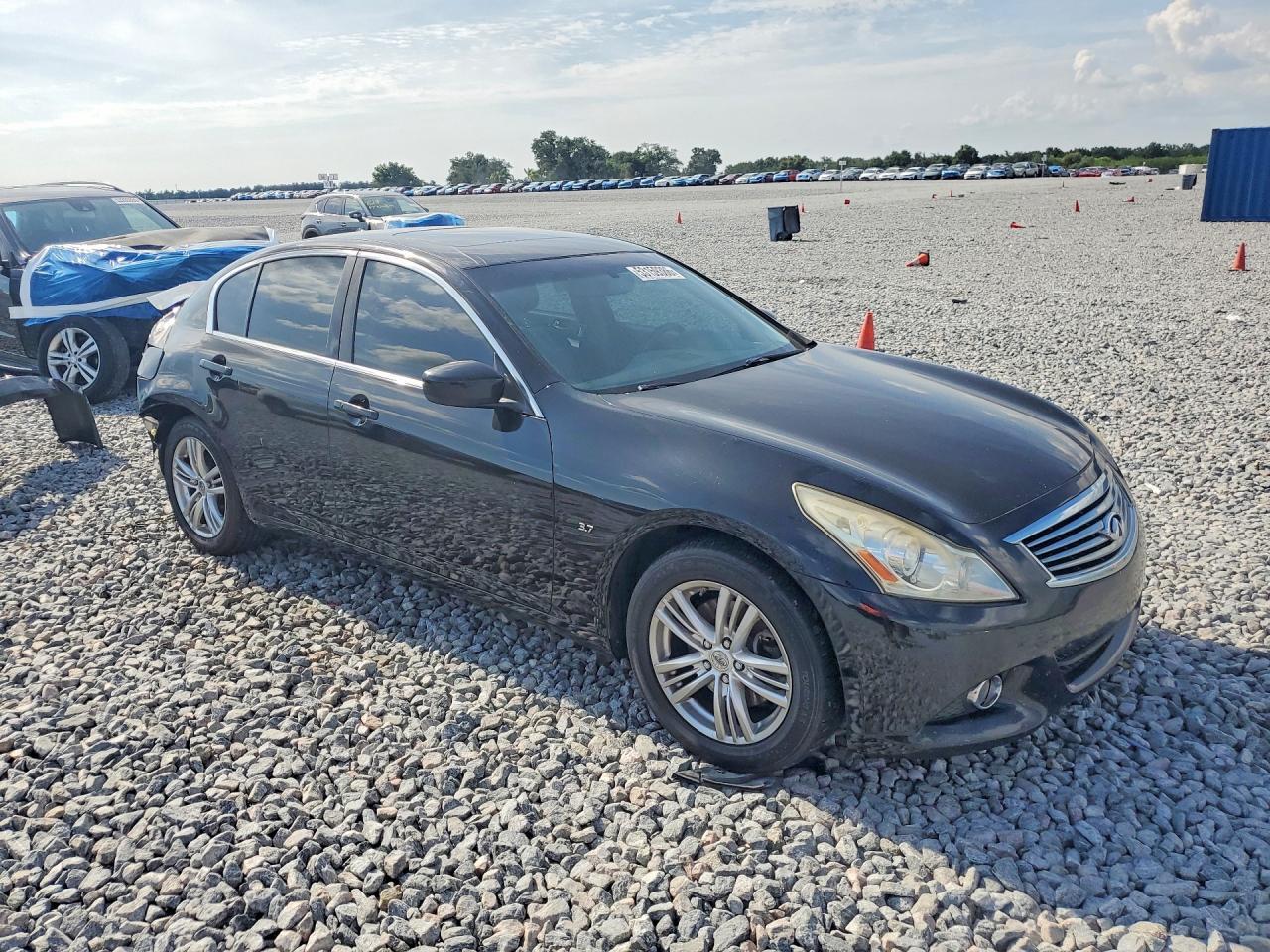 2015 Infiniti Q40 Base - Image 4