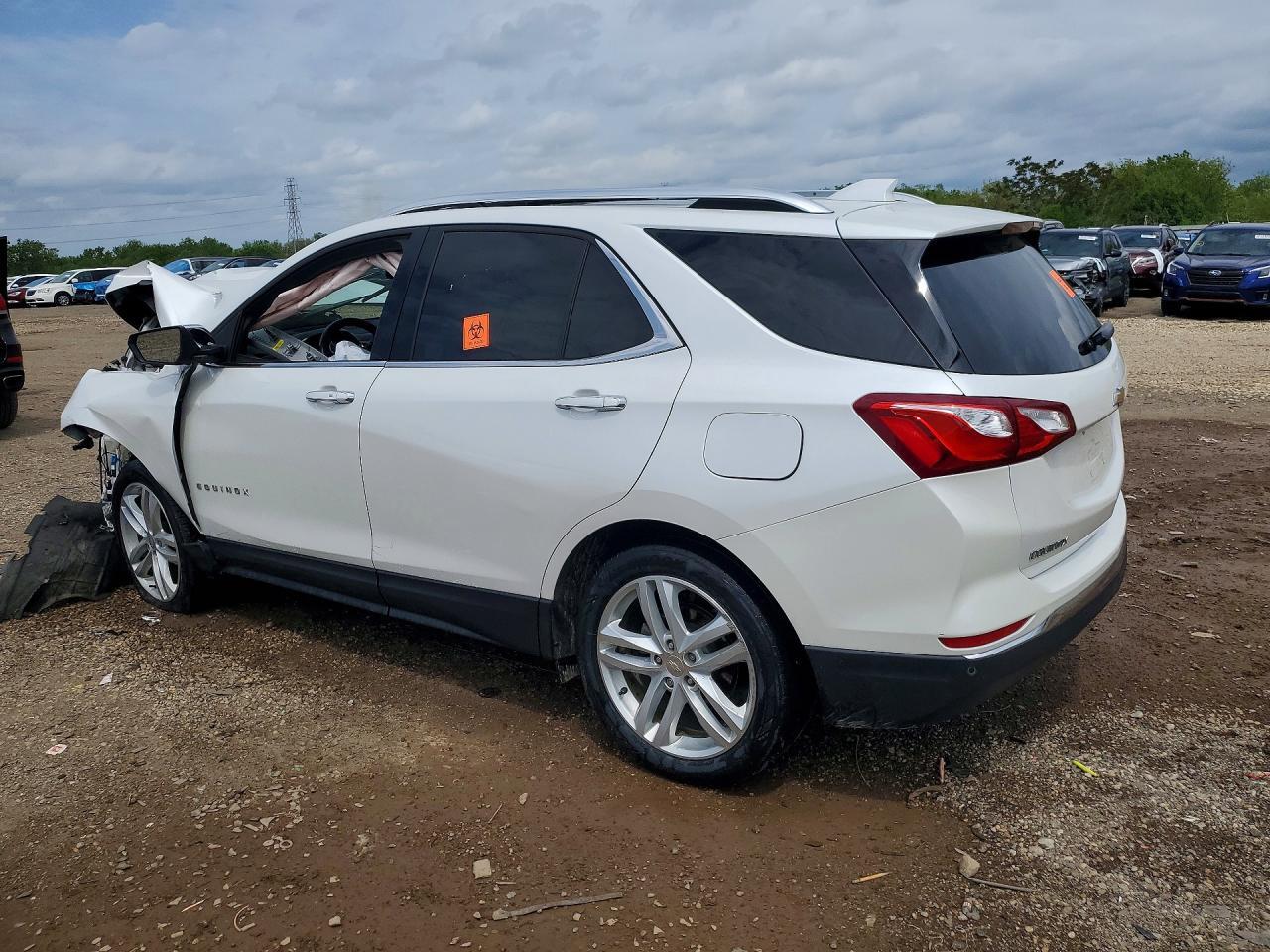 2020 Chevrolet Equinox Premier - Image 2