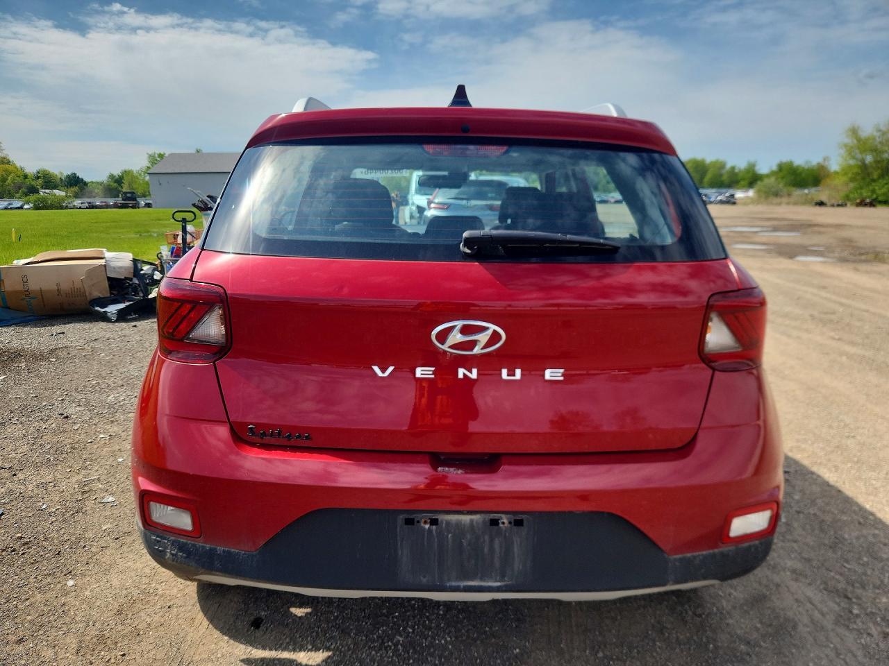 2021 Hyundai Venue Sel - Image 6
