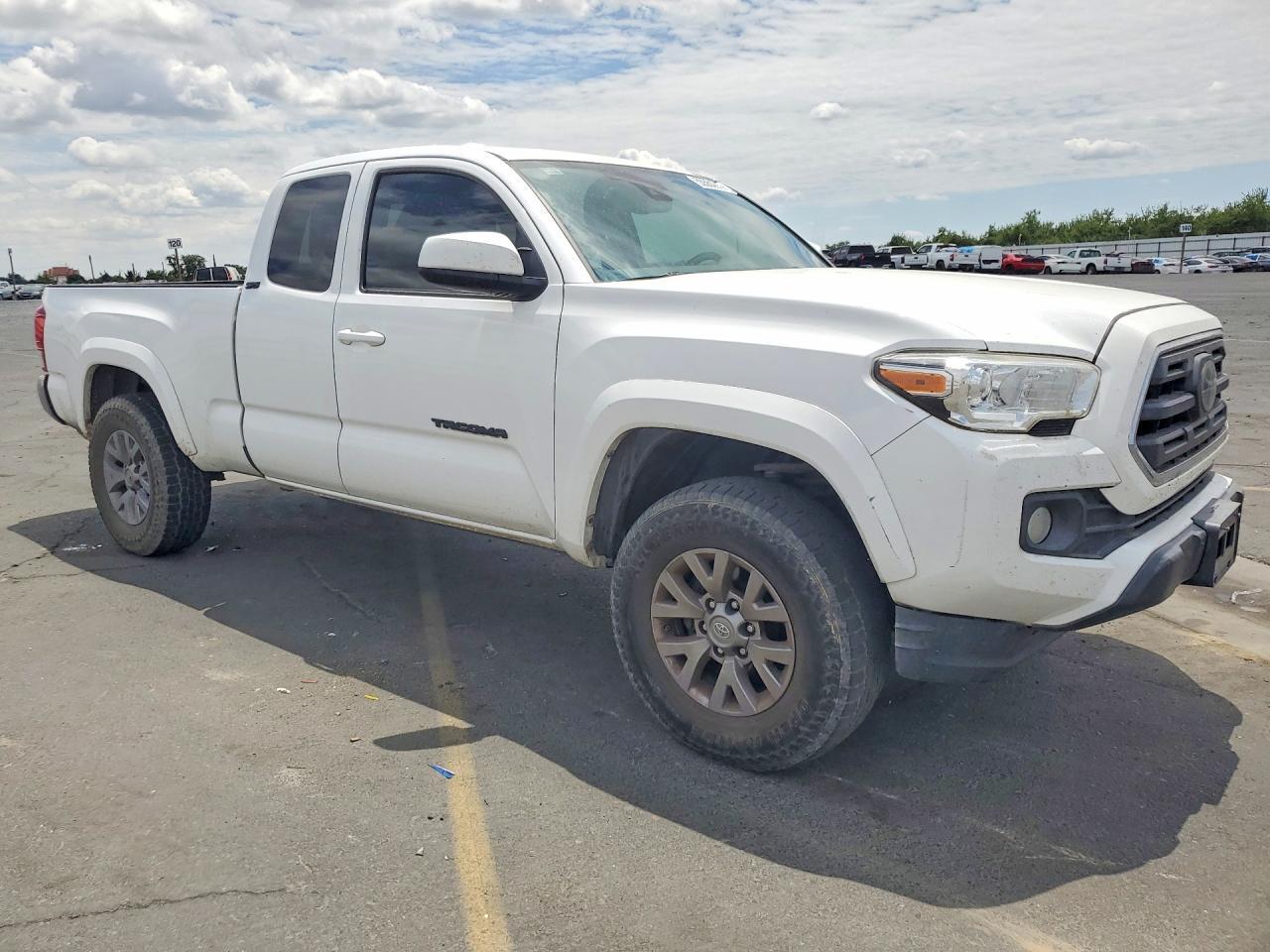 2019 Toyota Tacoma Sr5 V6 - Image 4