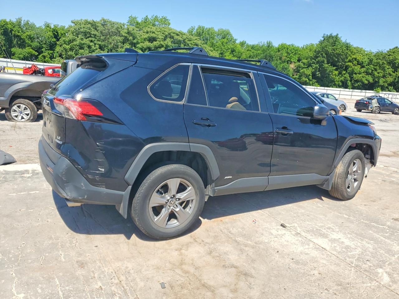 2024 Toyota Rav4 Le - Фото 3