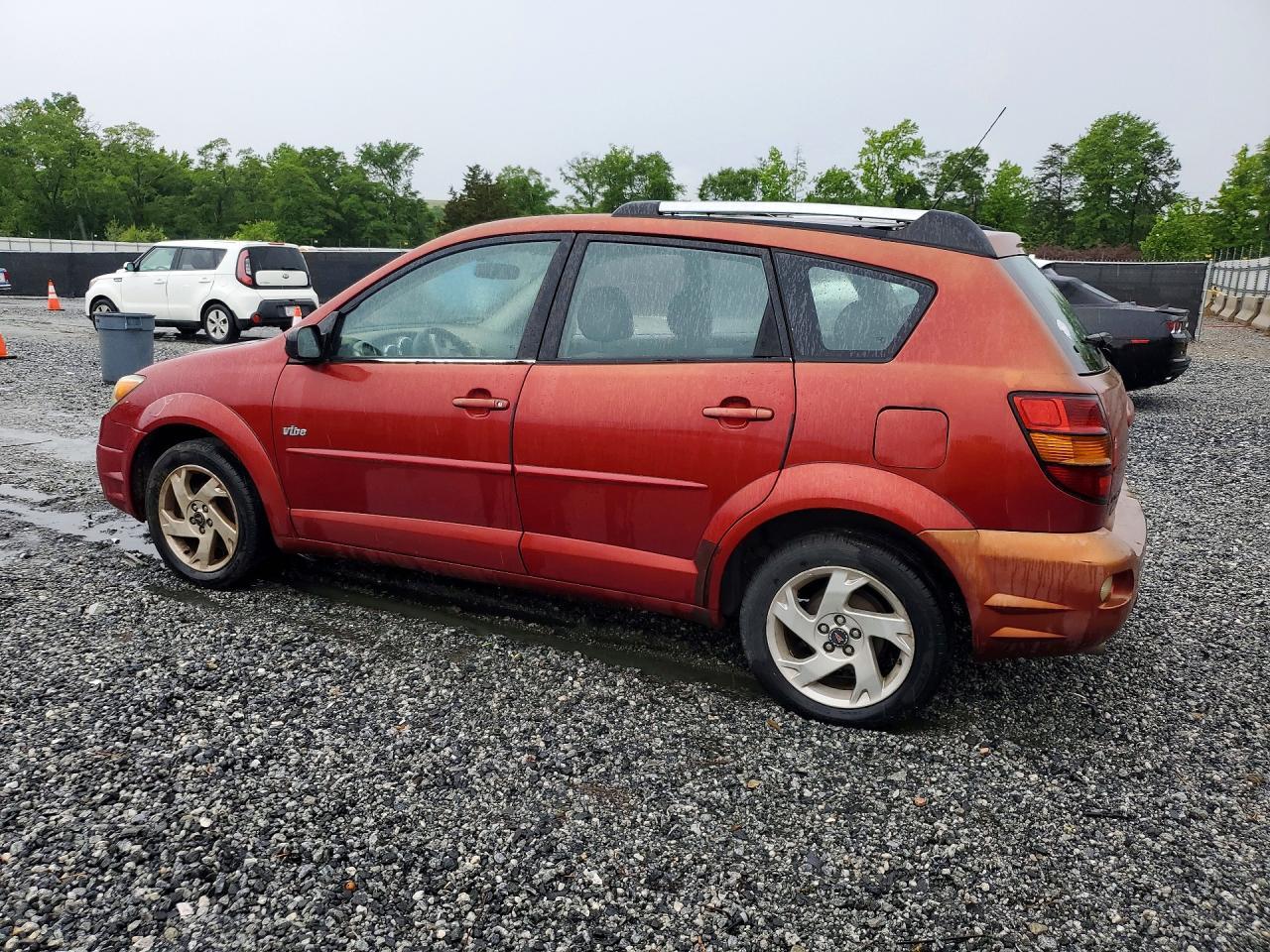 2003 Pontiac Vibe - Image 2