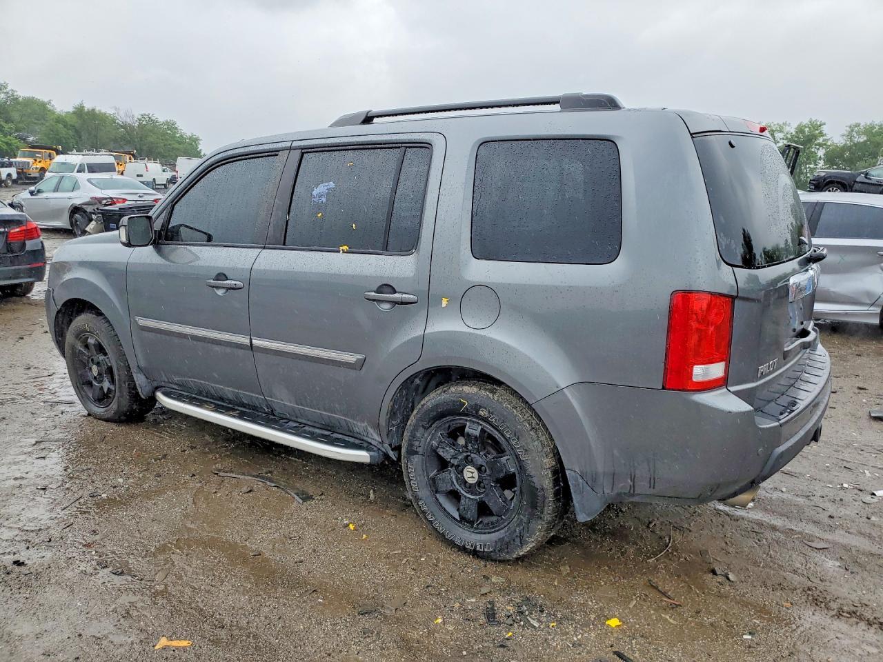 2011 Honda Pilot Touring - Image 2