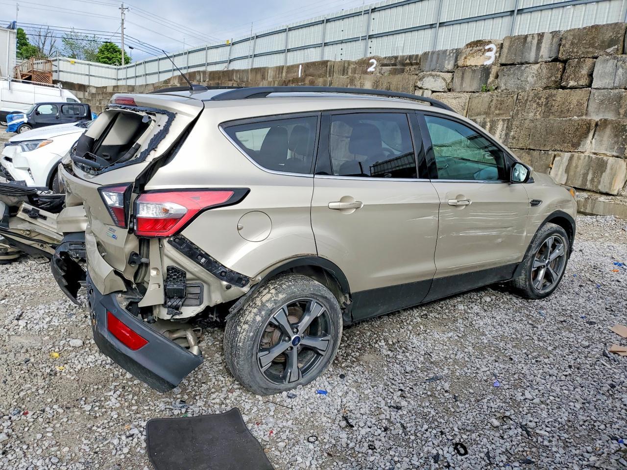 2017 Ford Escape Se - Фото 3