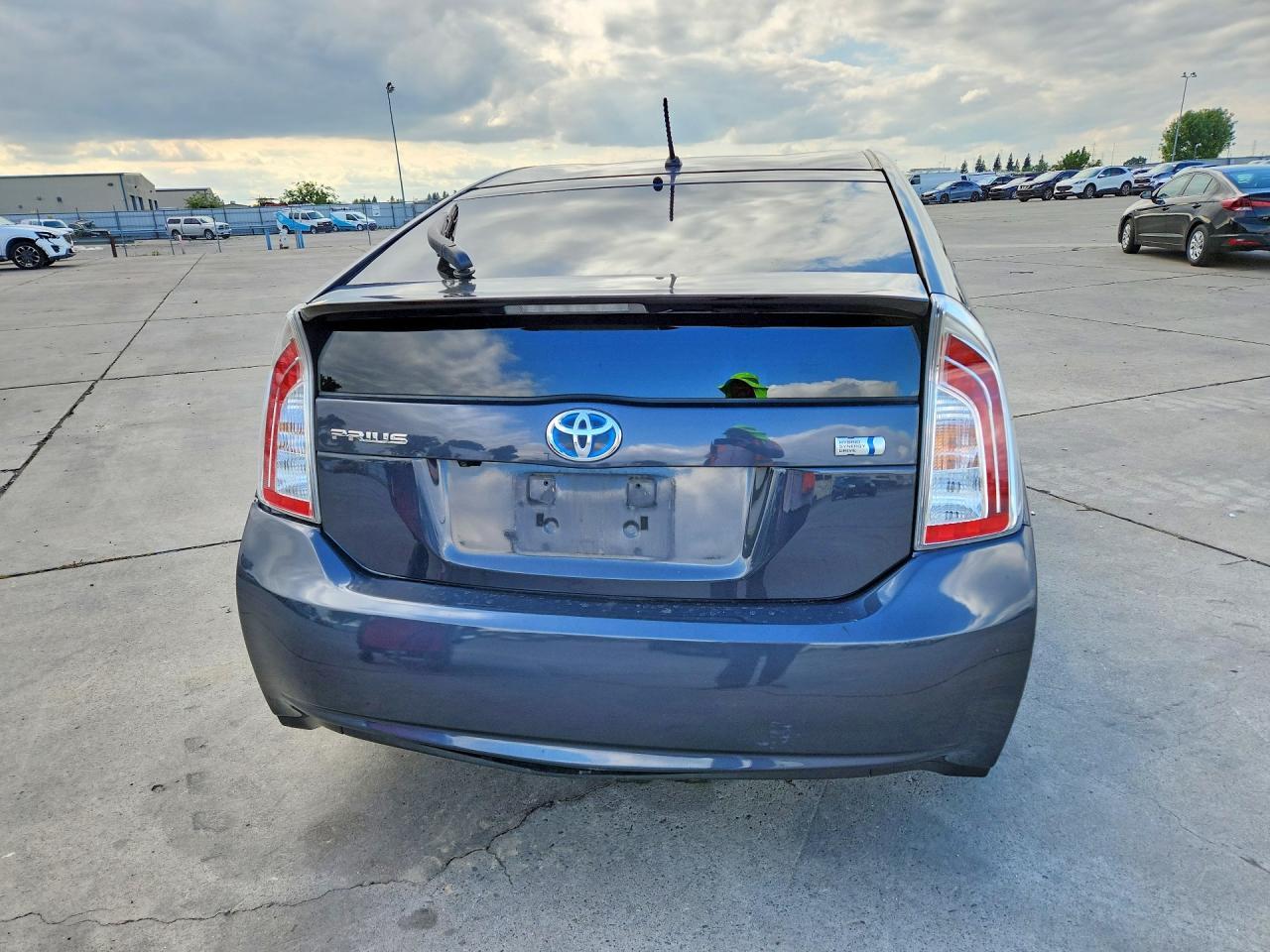 2015 Toyota Prius Two - Фото 6