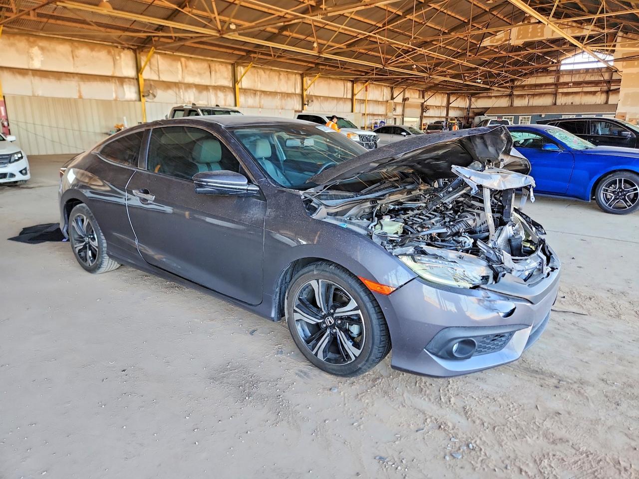 2016 Honda Civic Touring - Image 4