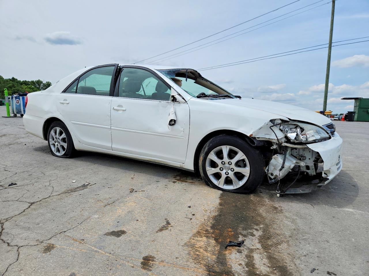2004 Toyota Camry Le - Image 4