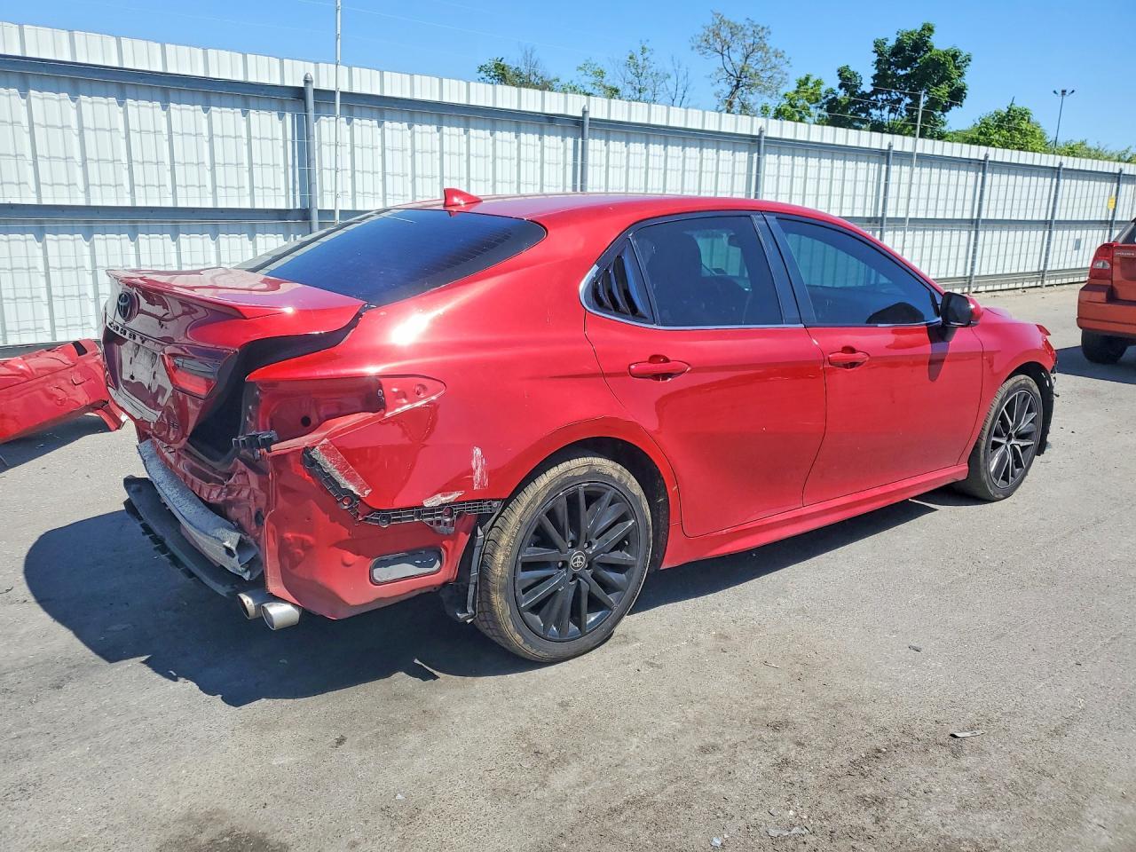 2021 Toyota Camry Se - Image 3