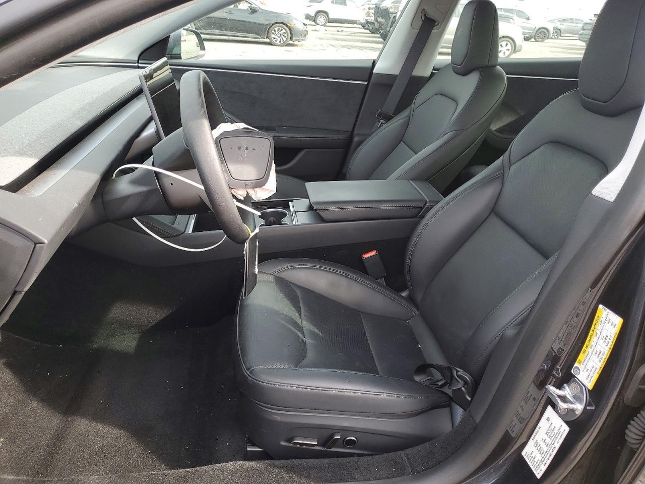 2025 Tesla Model 3 - Image 7