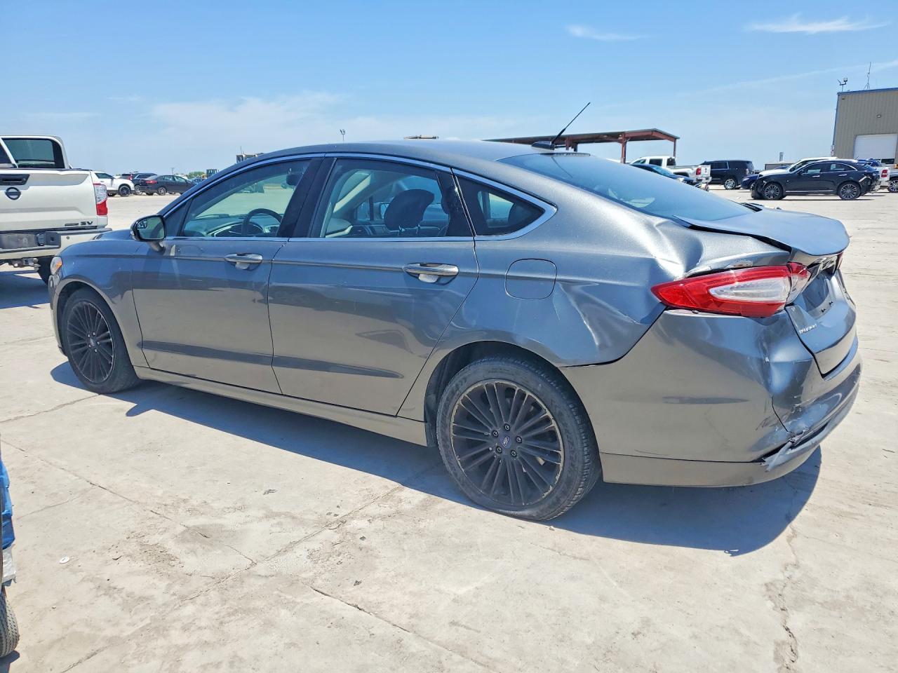 2014 Ford Fusion Se - Фото 2