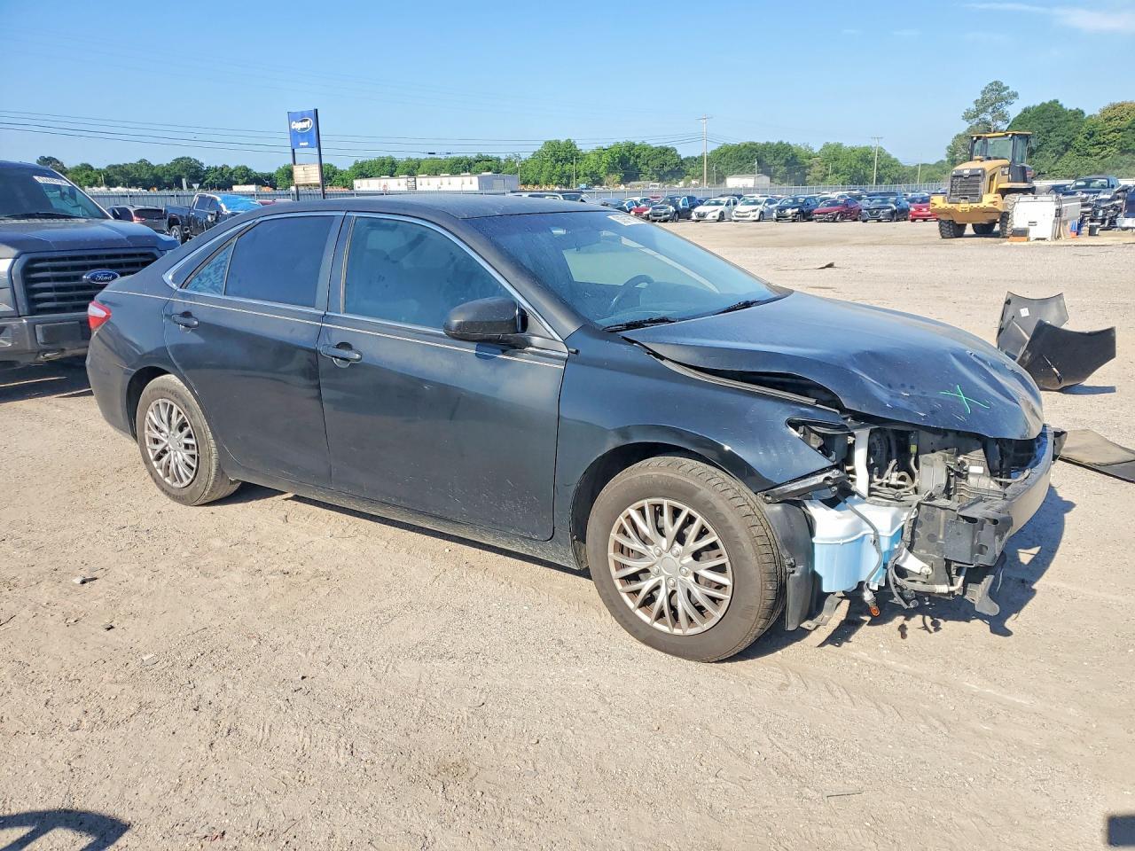 2015 Toyota Camry Le - Фото 4