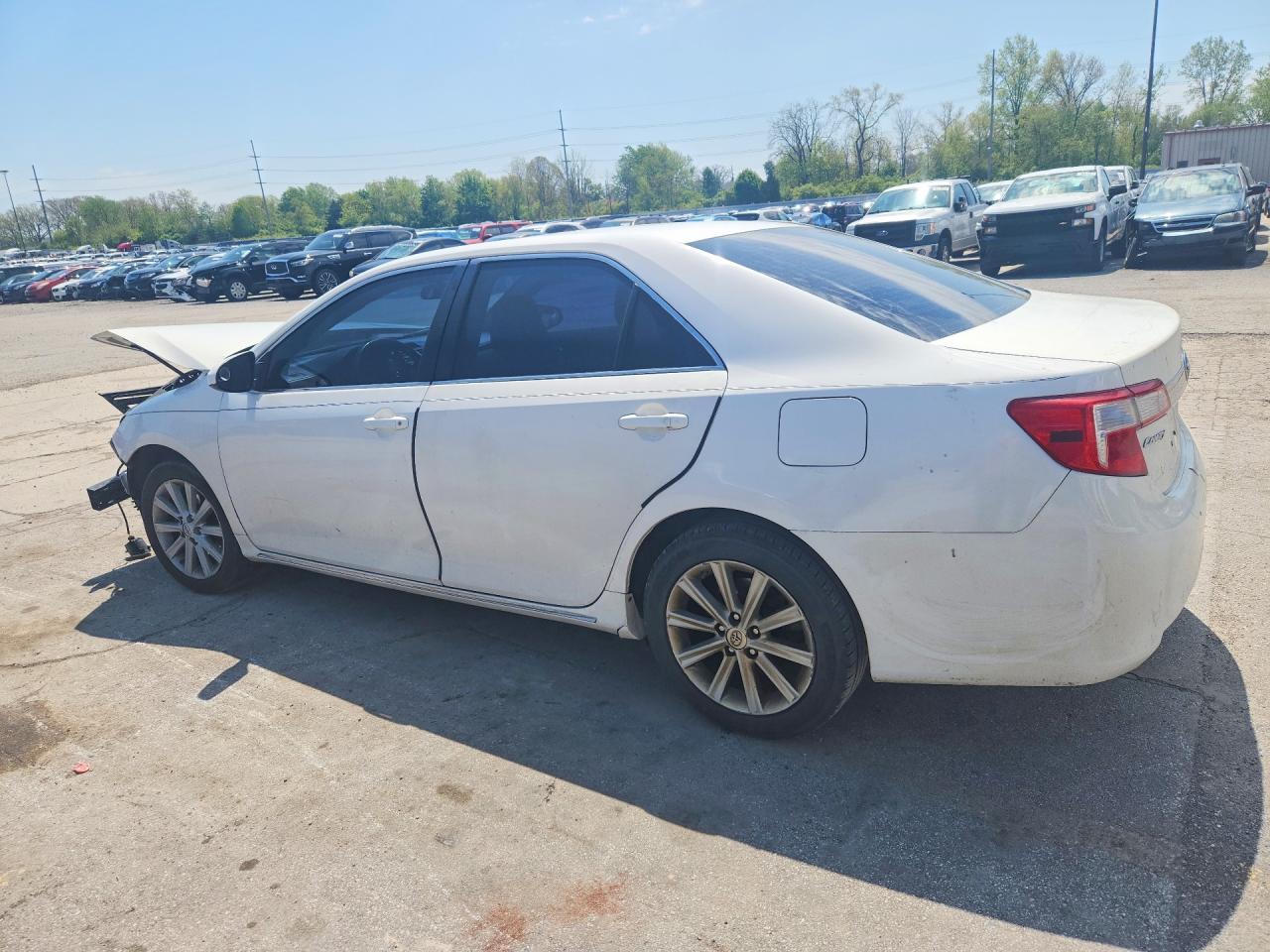 2014 Toyota Camry Xle - Image 2