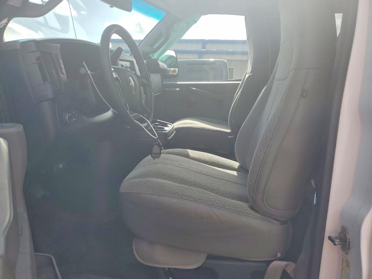 2016 Chevrolet Express G3500 Lt - Image 7