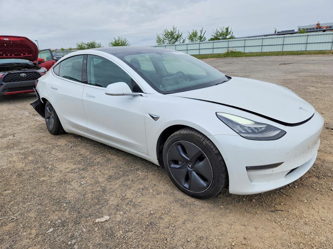 2019 Tesla Model 3 - Фото 4