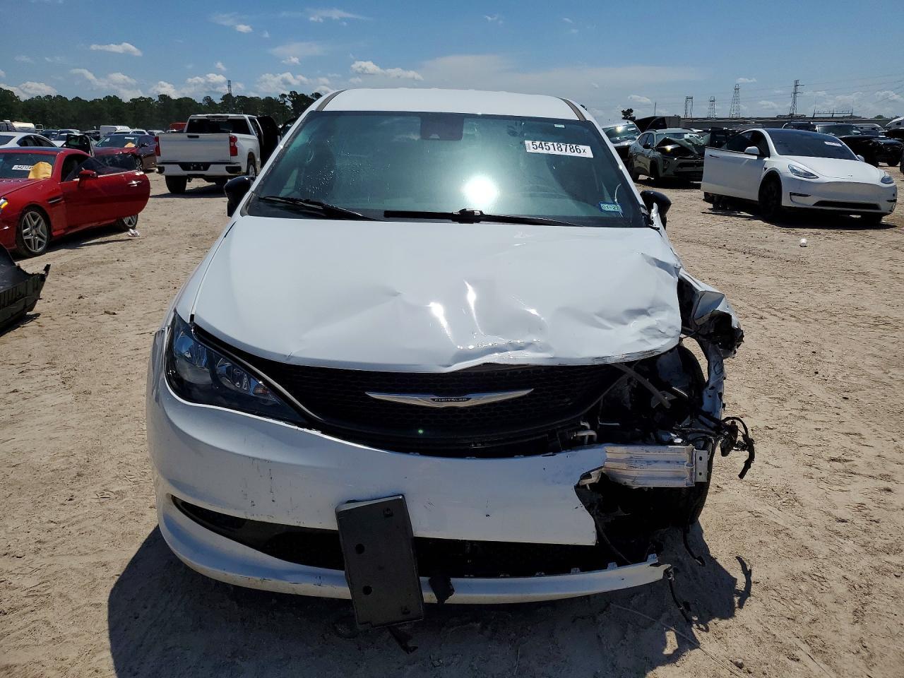2025 Chrysler Voyager Lx - Фото 5