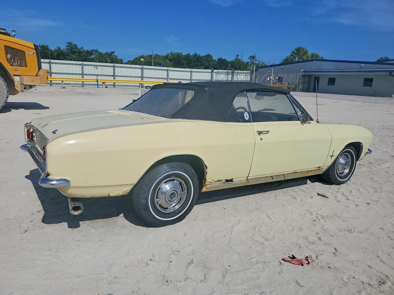 1966 Chevrolet Corvaire - Фото 3