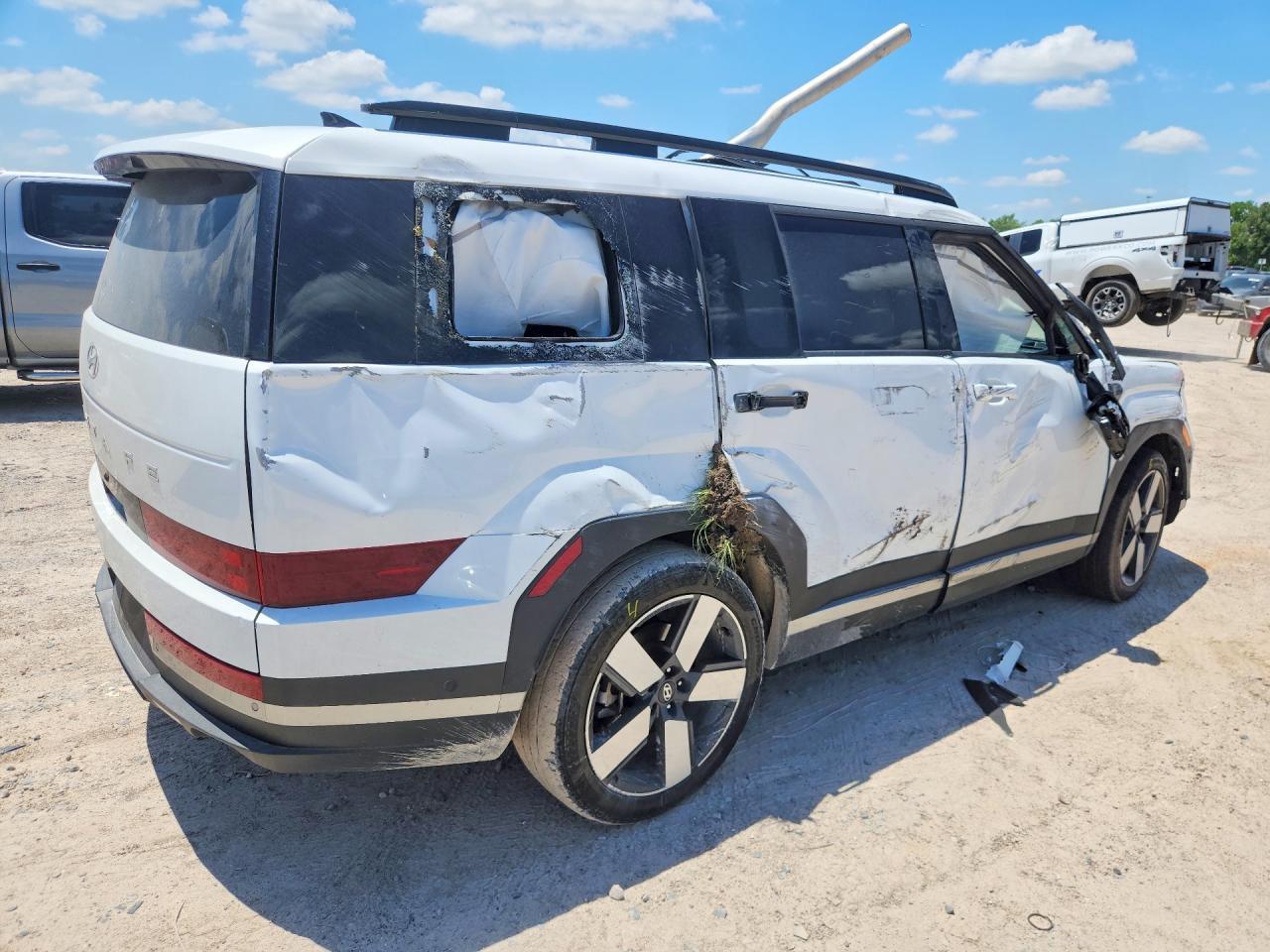 2024 Hyundai Santa Fe Limited - Image 3