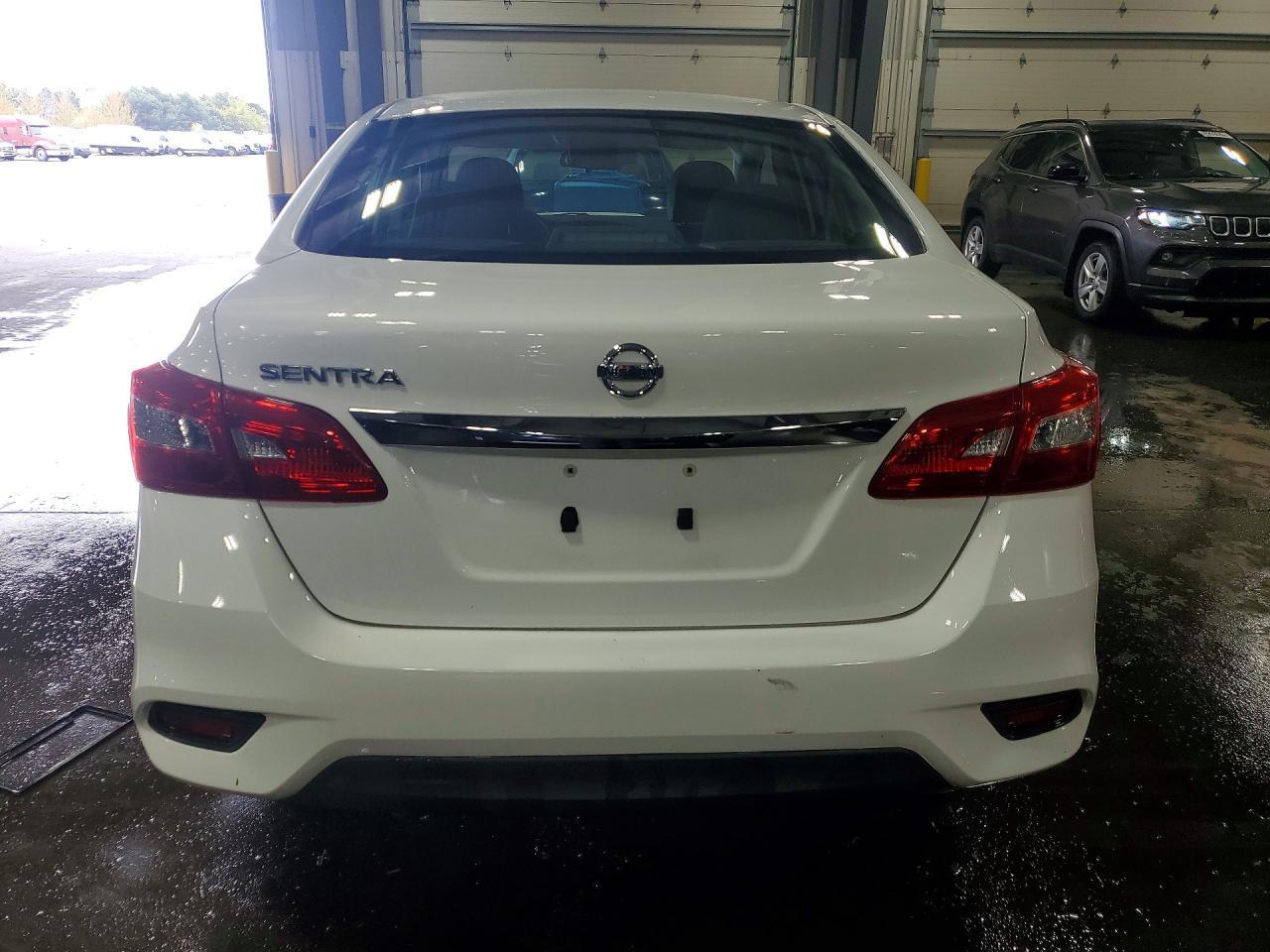 2017 Nissan Sentra S - Фото 6