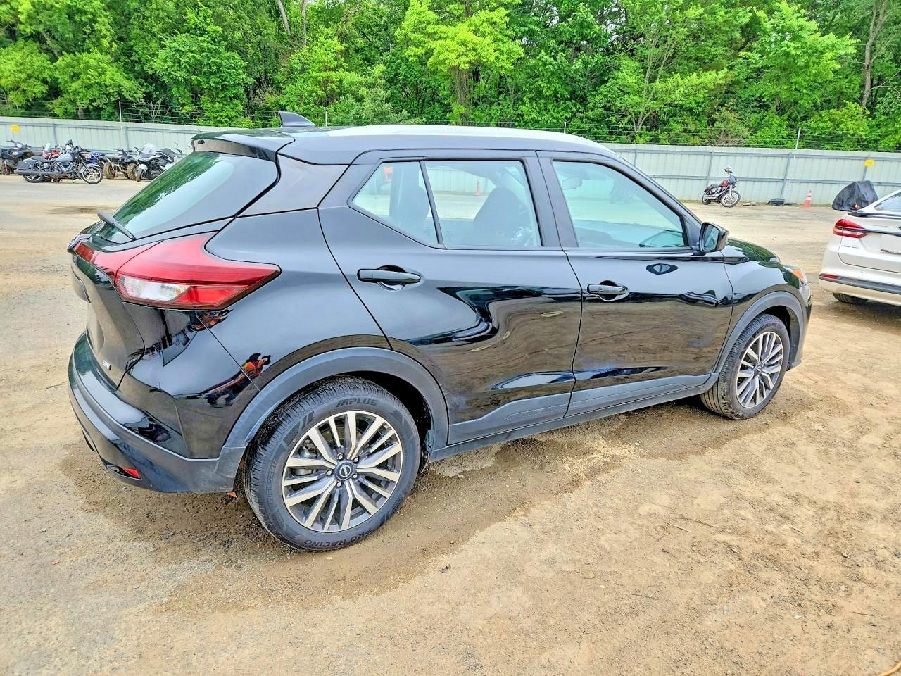 2022 Nissan Kicks Sv - Image 3