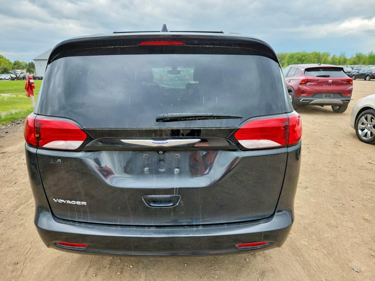 2020 Chrysler Voyager Lxi - Image 6