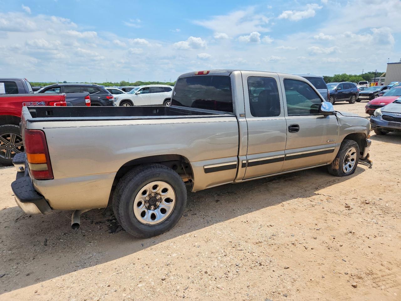 2002 Chevrolet Silverado C1500 - Фото 3