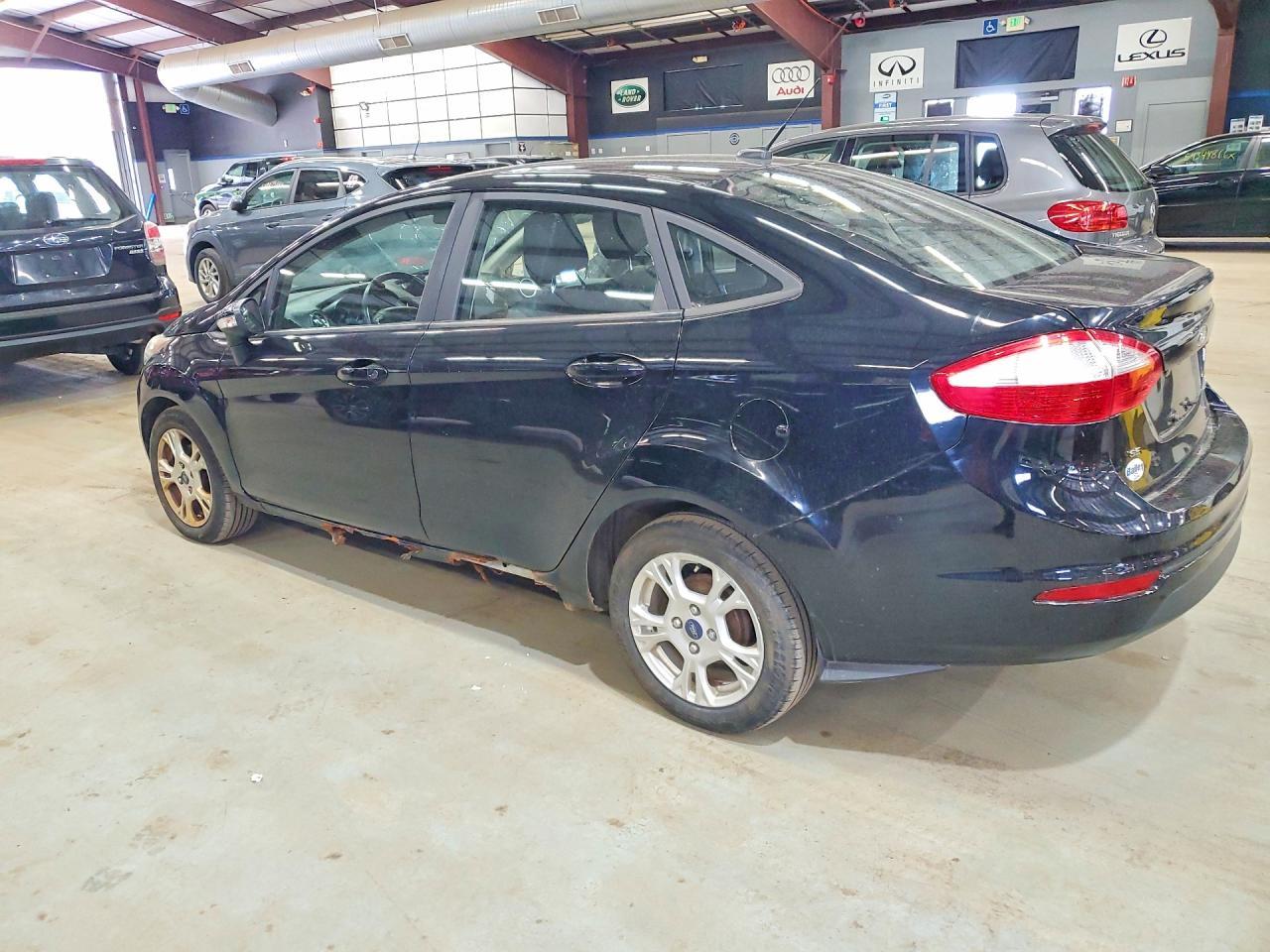 2016 Ford Fiesta Se - Фото 2