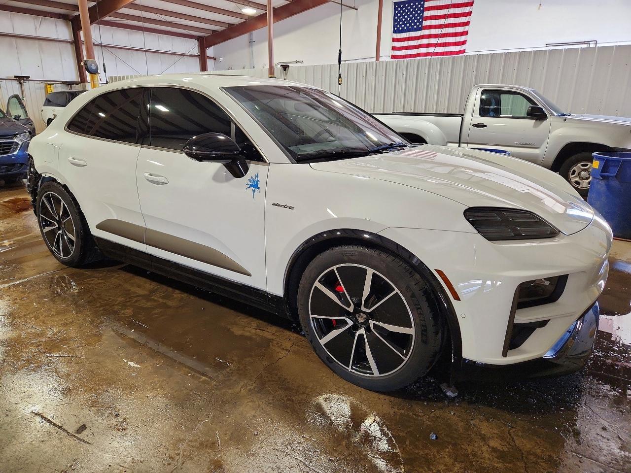 2024 Porsche Macan Turbo - Image 4