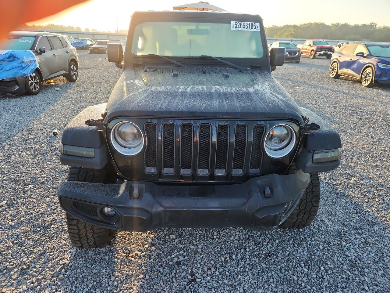 2018 Jeep Wrangler Unlimited Sahara - Фото 5